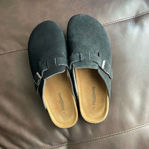 Ladies Suede Clogs - Picture 2 of 5